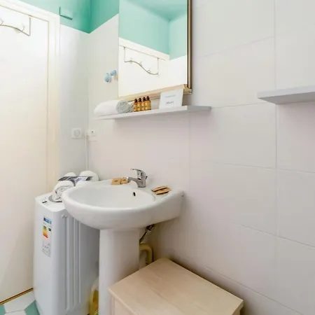 Charming Flat With Balcony And Parking At The Heart Of Giens - Welkeys Апартаменты Йер
